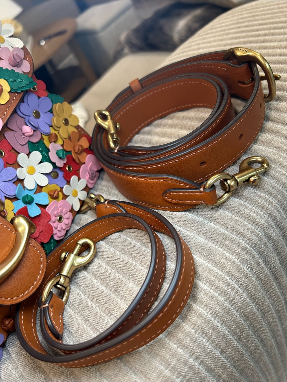 Coach Tabby Shoulder Bag 26 With Floral Applique - Picture 7 of 12